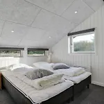 Ellenora - 1km From The Sea By Interhome Feriehus
