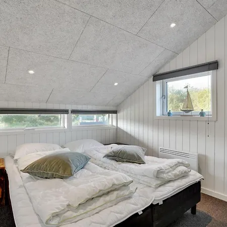 Ellenora - 1km From The Sea By Interhome *