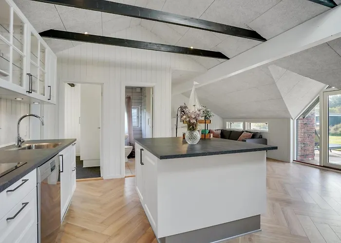 Ellenora - 1km From The Sea By Interhome